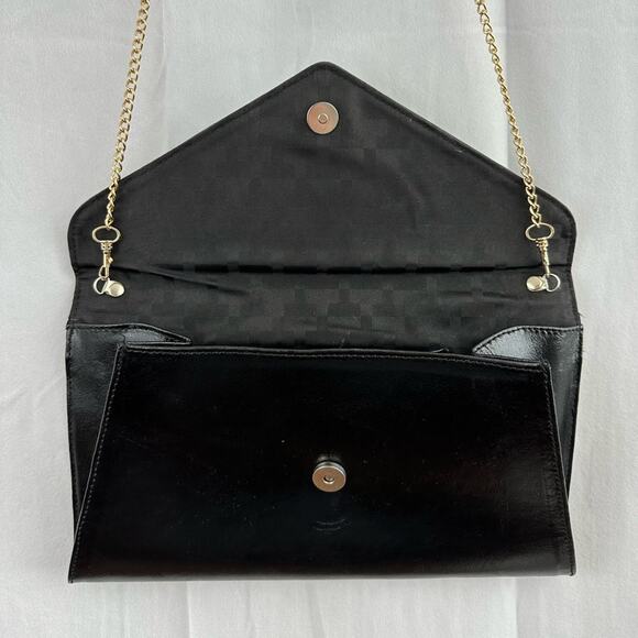Black Faux Leather Envelope Crossbody Purse Bag w/ Gold Chain - Picture 4 of 6
